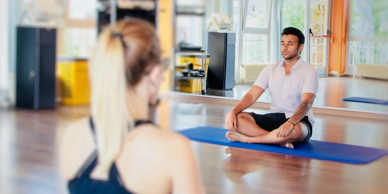 meditation-3680626_1280 suelo pélvico hombre mujer meditando