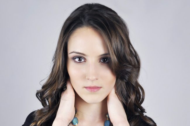 cara mujer yoga facial